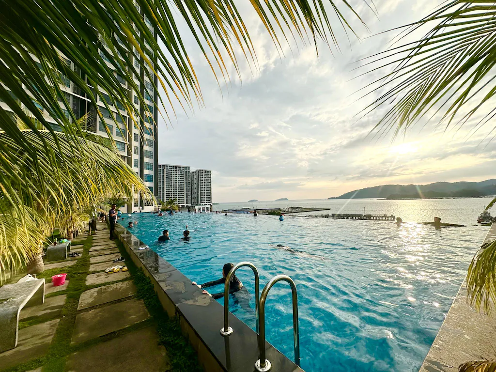 Sabah travel adventure kota kinabalu Sunset Seaview Vacation Condos Jesselton Quay 3